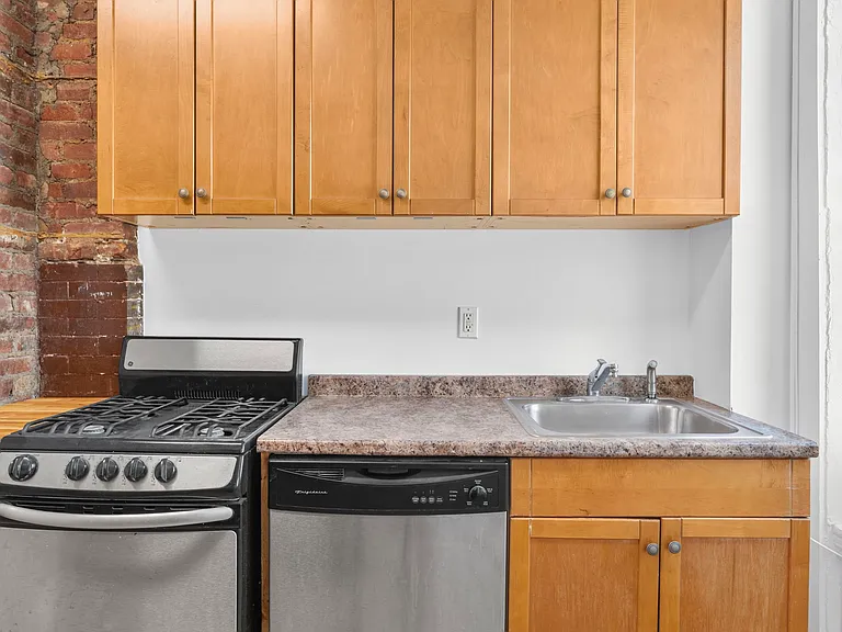 51 Morgan Ave #2-L — Photo 3