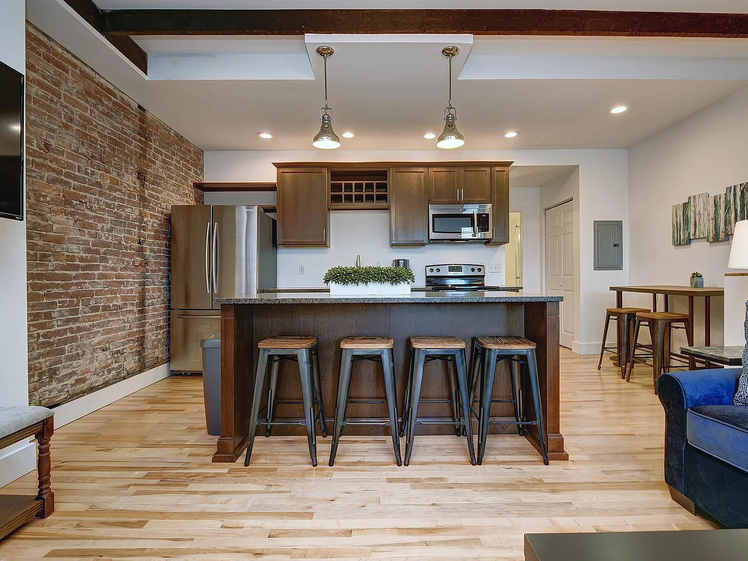 4 bed, $2,595 — Photo 3