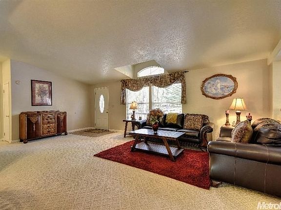3rd image of 5015 Oma Dr