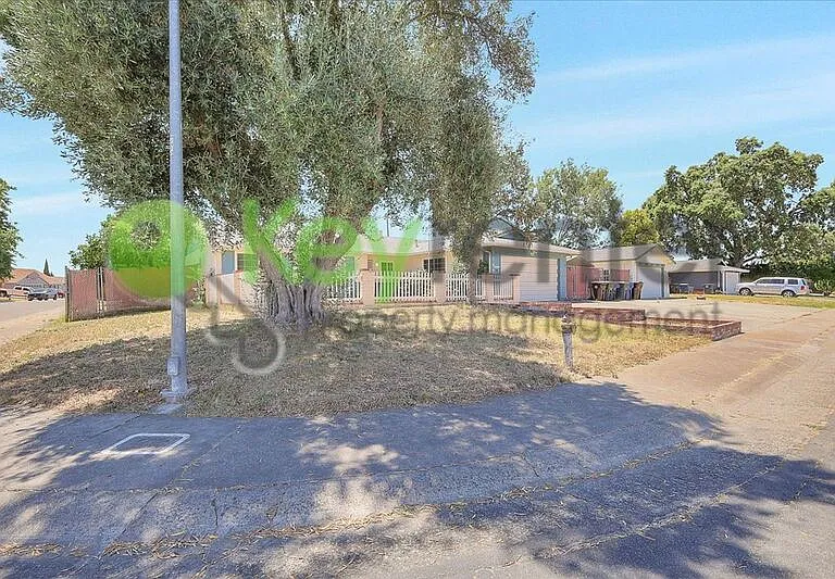 6140 Pinecreek Way — Photo 39