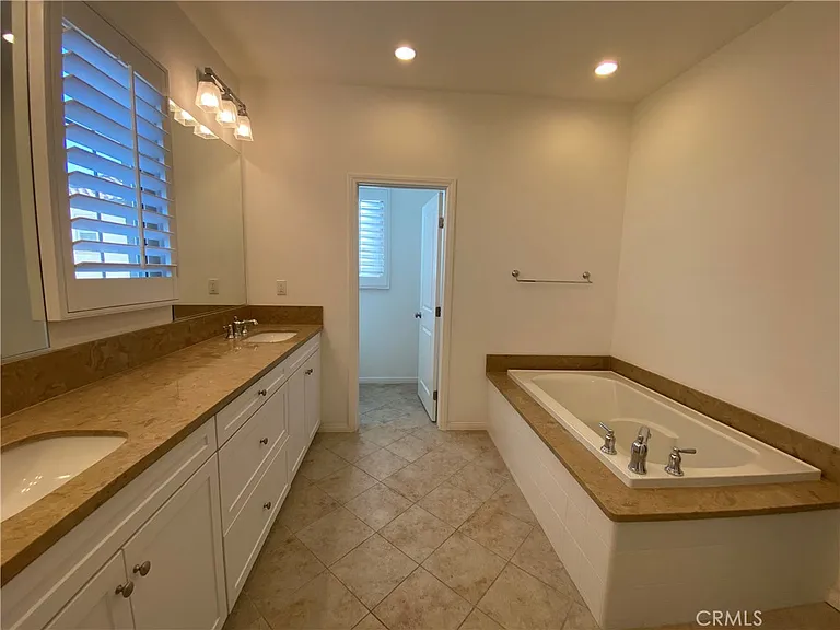 72 Gardenhouse Way — Photo 20