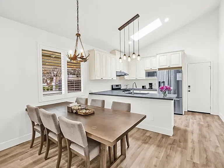 12428 Lilac Ct — Photo 3