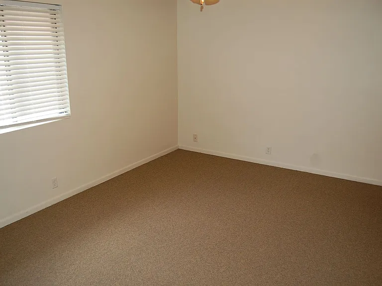 3632 Huntington Ave — Photo 11
