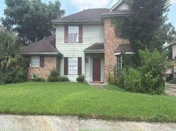 38 Park Timbers Dr, New Orleans, LA 70131