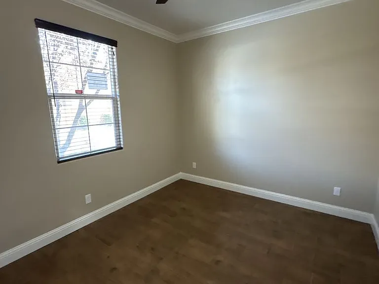 3921 W Payson Ave — Photo 3