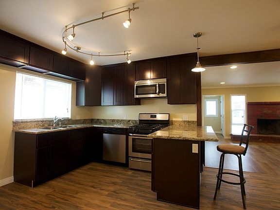 Modern Kitchen, SS Appliances (Frig included but not shown)