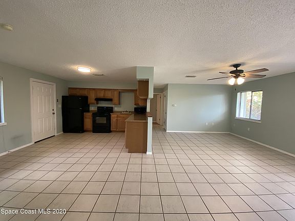 4th image of 232 Jackson Ave