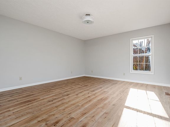 5th image of 3415 Berkshire Cir