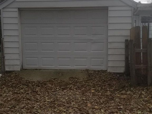 4th image of 1602 Russet Ave