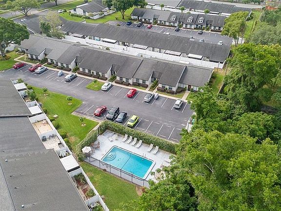 3rd image of 612 Villa Cir #538