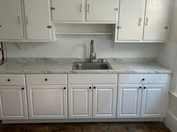 303 Lafayette St APT 1, Pawtucket, RI 02860