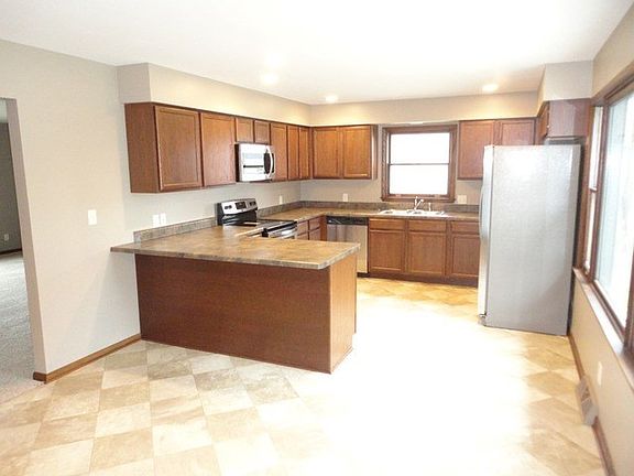 3rd image of 405 W Navaho Ave