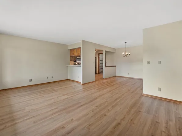 W176N9763 Rivercrest DRIVE, Germantown, WI 53022