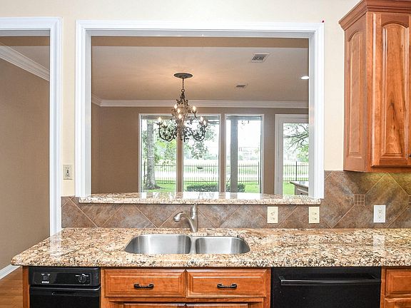 3rd image of 1518 Plantation Dr
