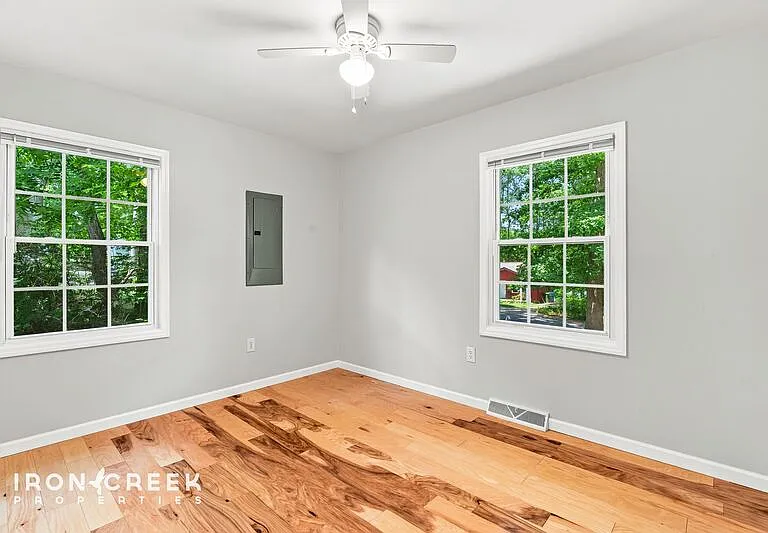 16 King Arthur Pl — Photo 16