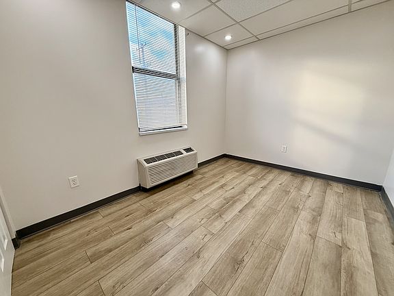 4th image of 622 17th St #11511161