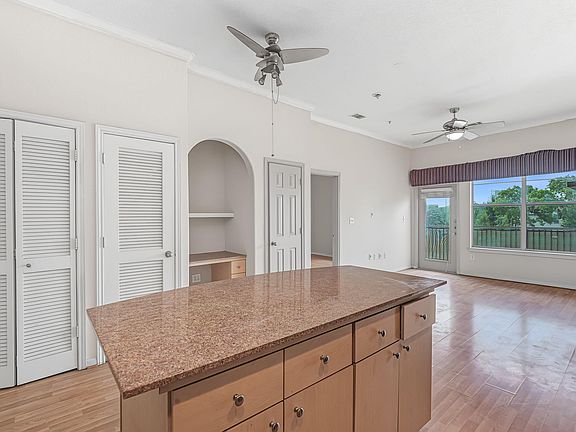 5th image of 1441 East St Unit 315