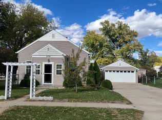 204 16th St, Gothenburg, NE 69138
