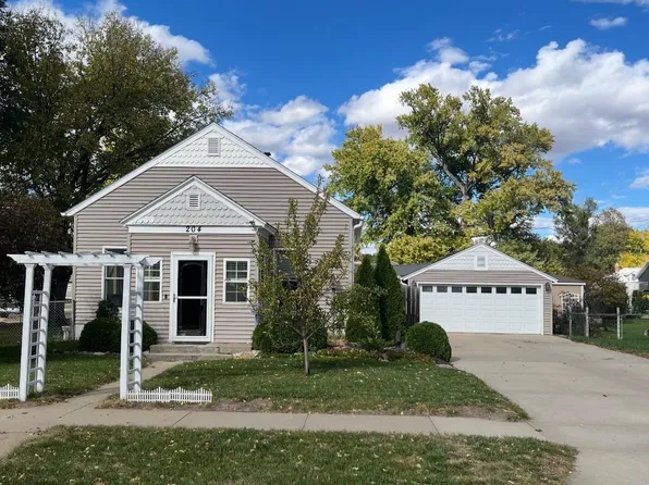 204 16th St, Gothenburg, NE 69138