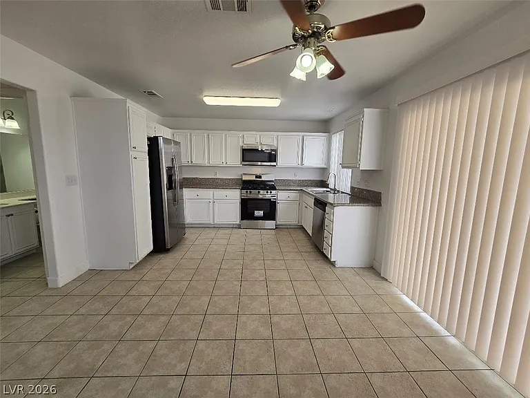 3515 Autumn Rain Ct — Photo 6