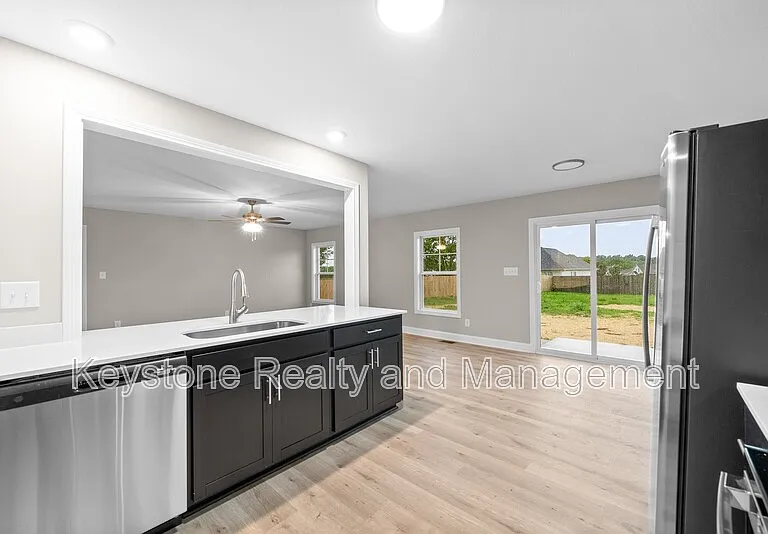 3800 Roscommon Way — Photo 8