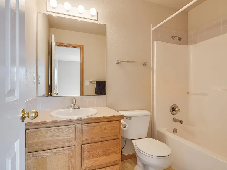 883 Emerald Dr — Photo 14