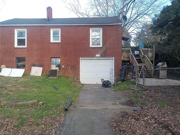3rd image of 4004 Dalton St