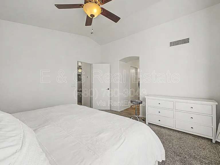 3910 E Rosemonte Dr — Photo 17