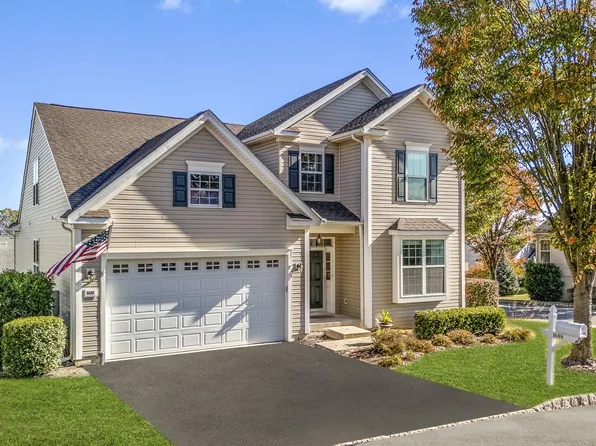 1688 Hance Ln, Garnet Valley, PA 19060