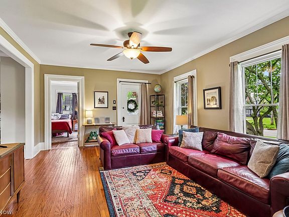 5th image of 8942 Elm St