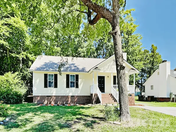 1322 Sasswood Ln, Zebulon, NC 27597