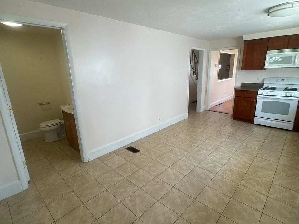 40 Robin St