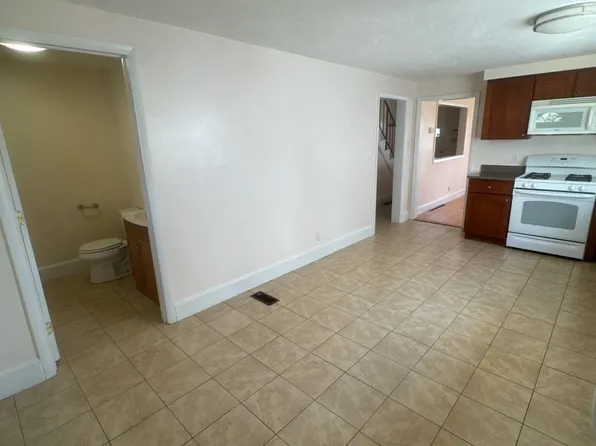 40 Robin St, Everett, MA 02149