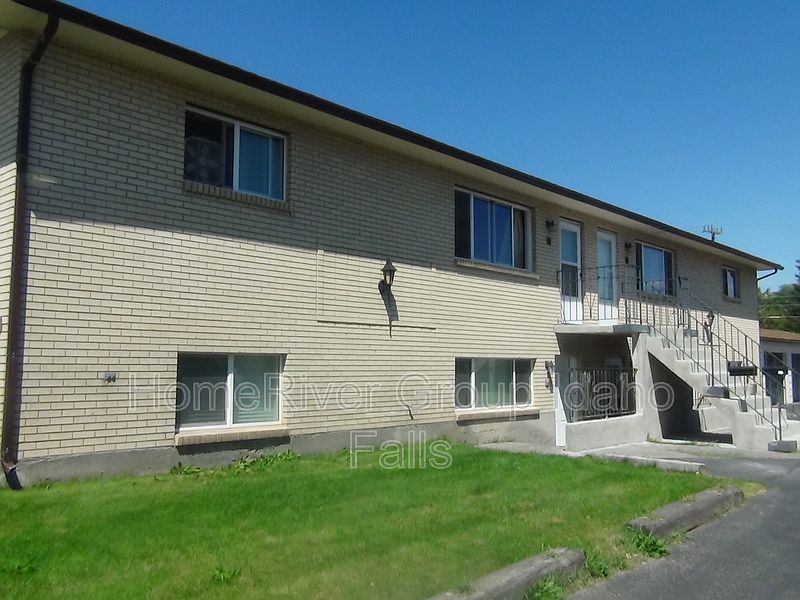 1st image of 640 Hansen Ave APT 1