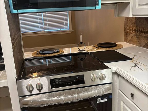 2nd image of 1106 Shivers Rd