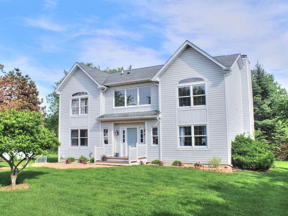 1st image of 303 Candlewick Blvd SE