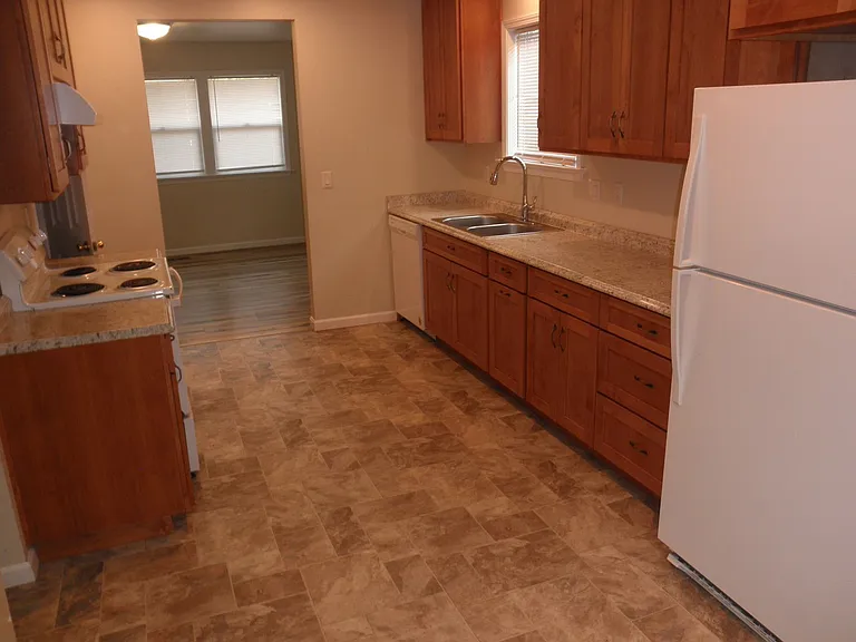 340 14th St SE — Photo 12