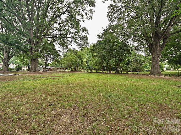 4th image of 3115 Potter Rd S
