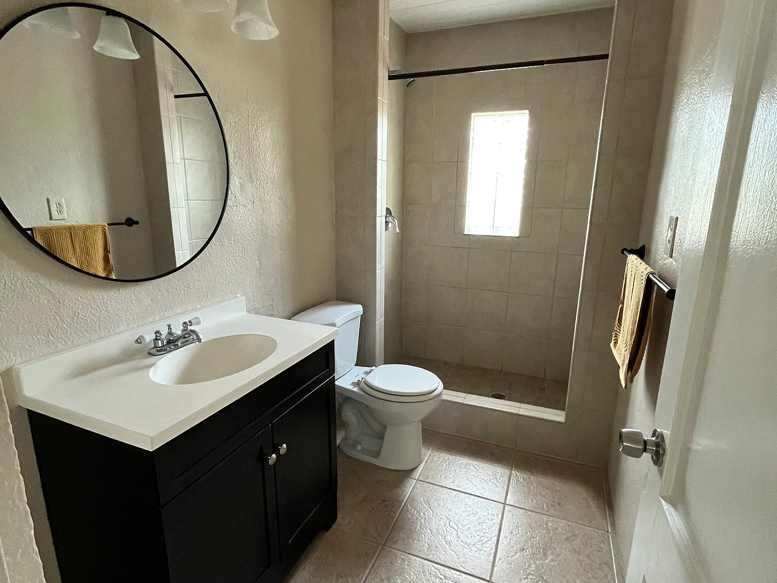 Iola Dr, Sarasota — Photo 4
