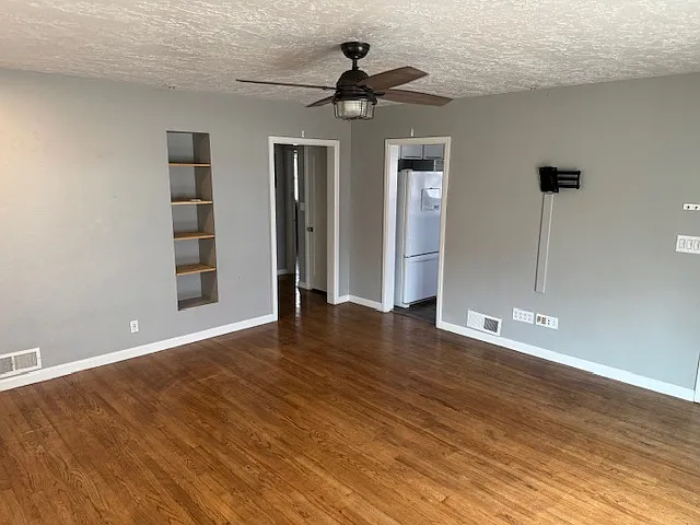 3 bed, 1852 sqft, $1,700 — Photo 2