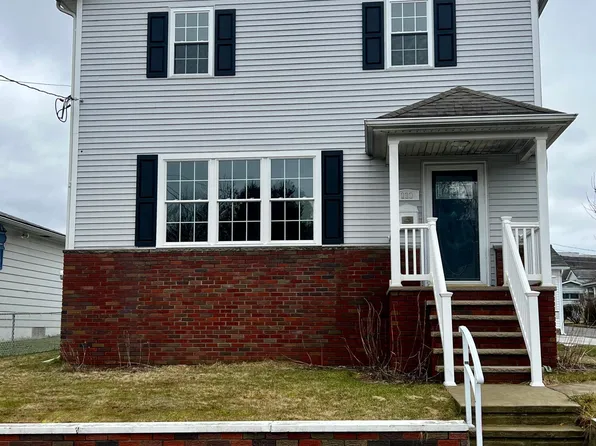 111 Clarkson Ave, Jessup, PA 18434