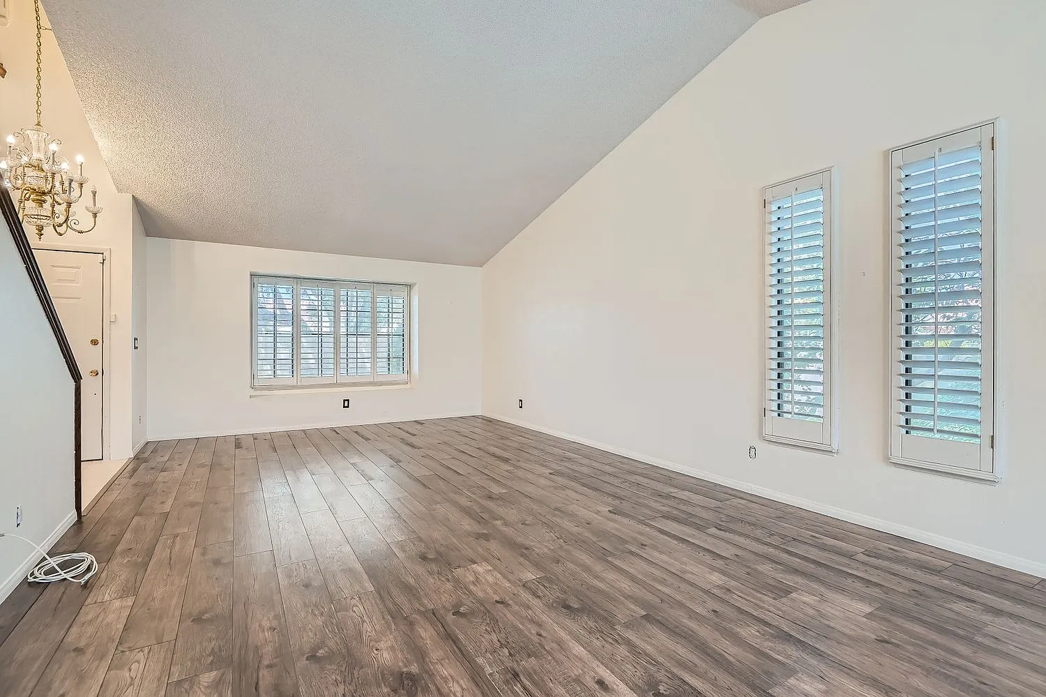 Southeast Las Vegas 3-Bedroom Corner-Lot Home with Private Pool — Photo 3
