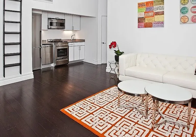 15 E 21st St #440 — Photo 3