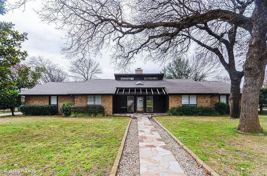 1st image of 1020 Poe Ln