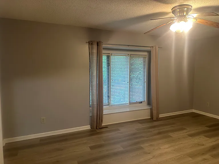 809 Hilltop Cir #HOUSE — Photo 27
