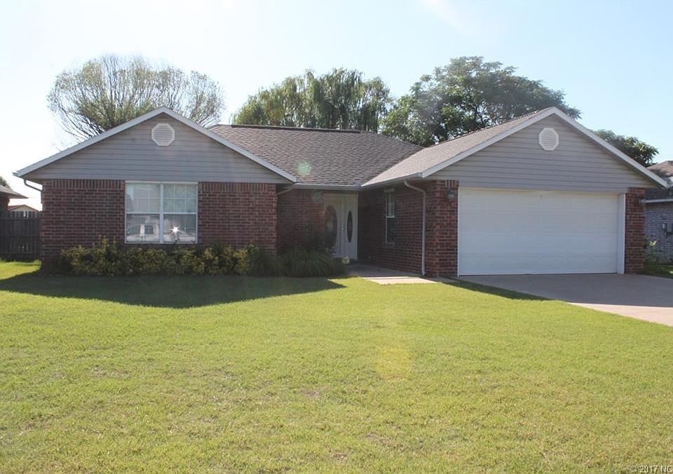 1st image of 2209 Green Meadows Cir