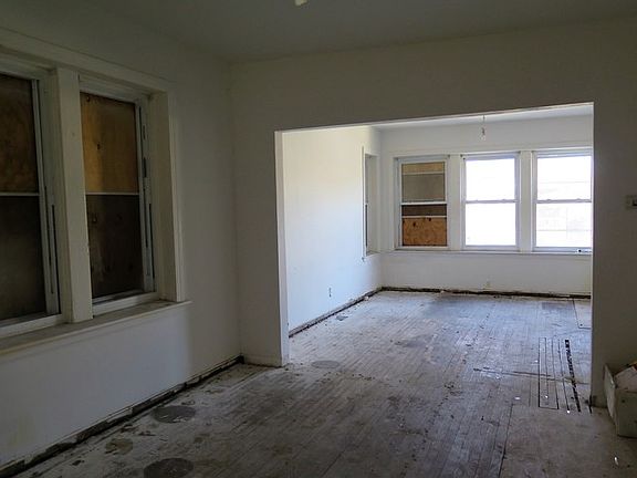 4th image of 6917 S Dorchester Ave