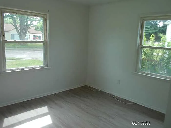 26751 Belanger St — Photo 10