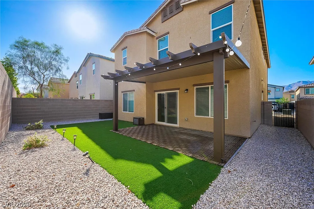 5 bed, 3.0 bath, 2643 sqft, $2,800 — Photo 4