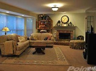 17419 Hilltop Ridge Dr, Eureka, MO
